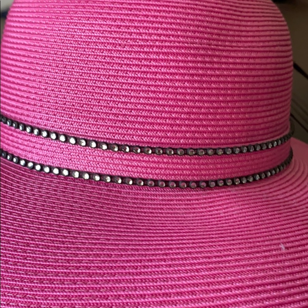 Pink Hat - Picture 4 of 6